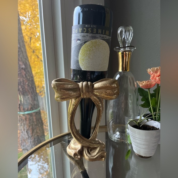 Vintage Gold Bow Resin and Glass Vase 8” - Picture 9 of 11